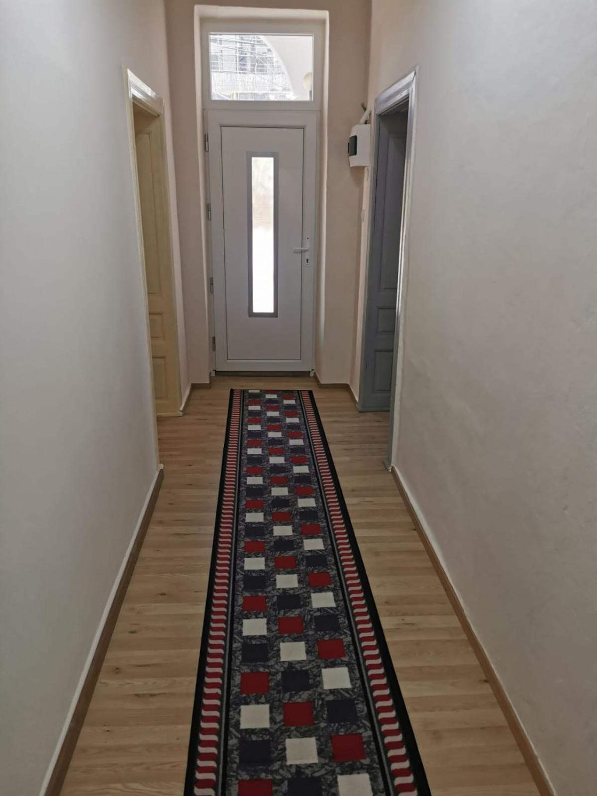 Gm Tirana Hostel Bagian luar foto