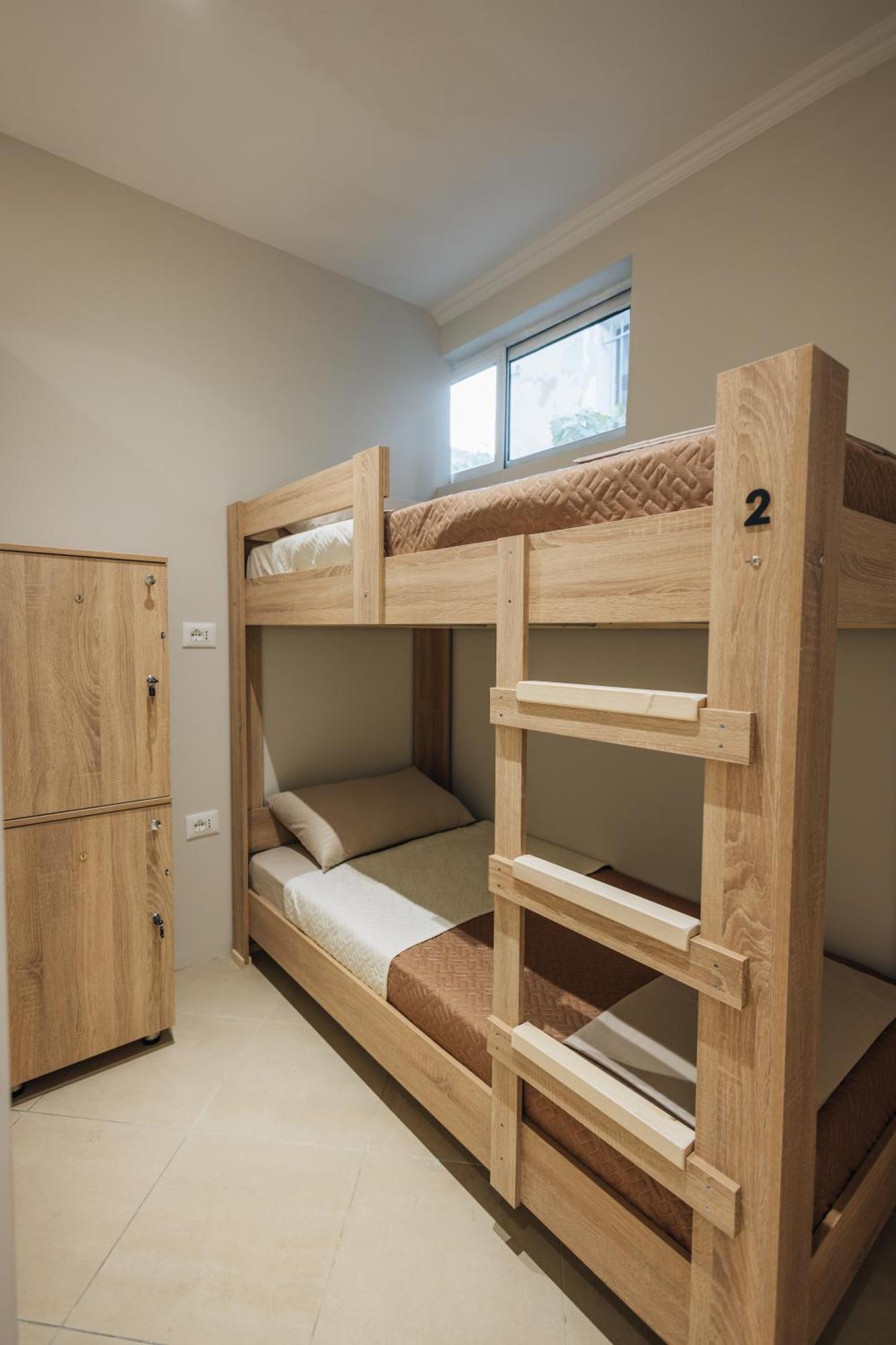 Gm Tirana Hostel Bagian luar foto