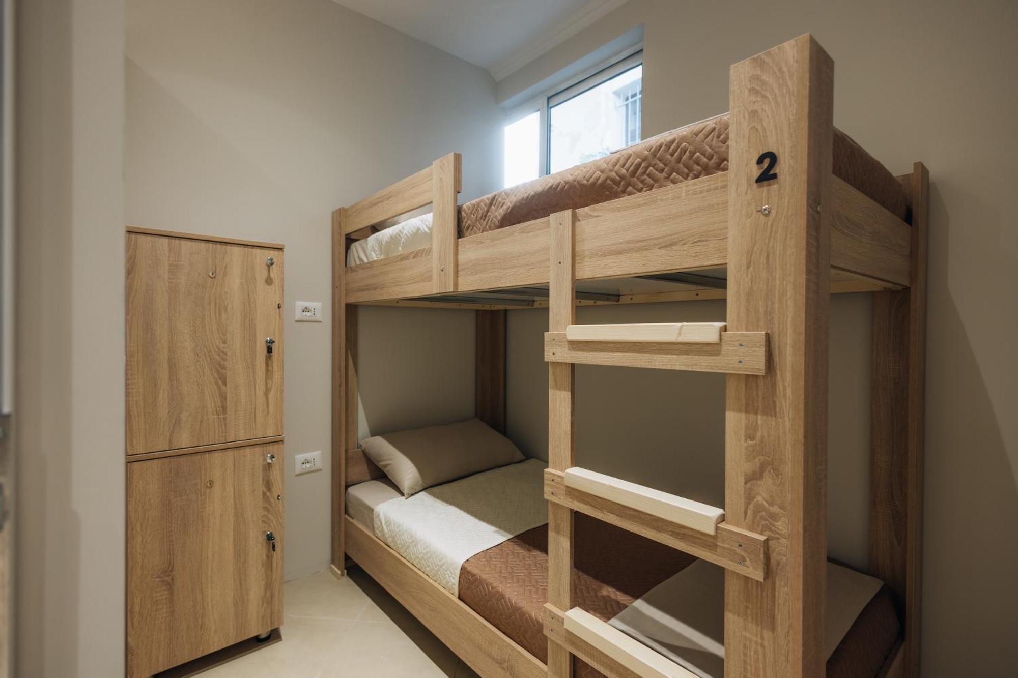 Gm Tirana Hostel Bagian luar foto