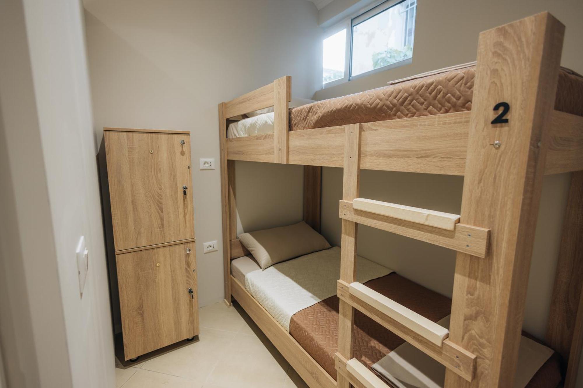 Gm Tirana Hostel Bagian luar foto